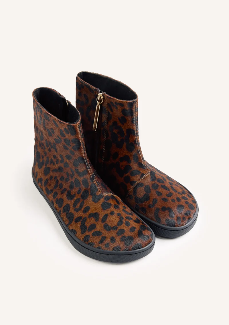 BAREFOOT BOOTS WITH ANIMAL PRINT