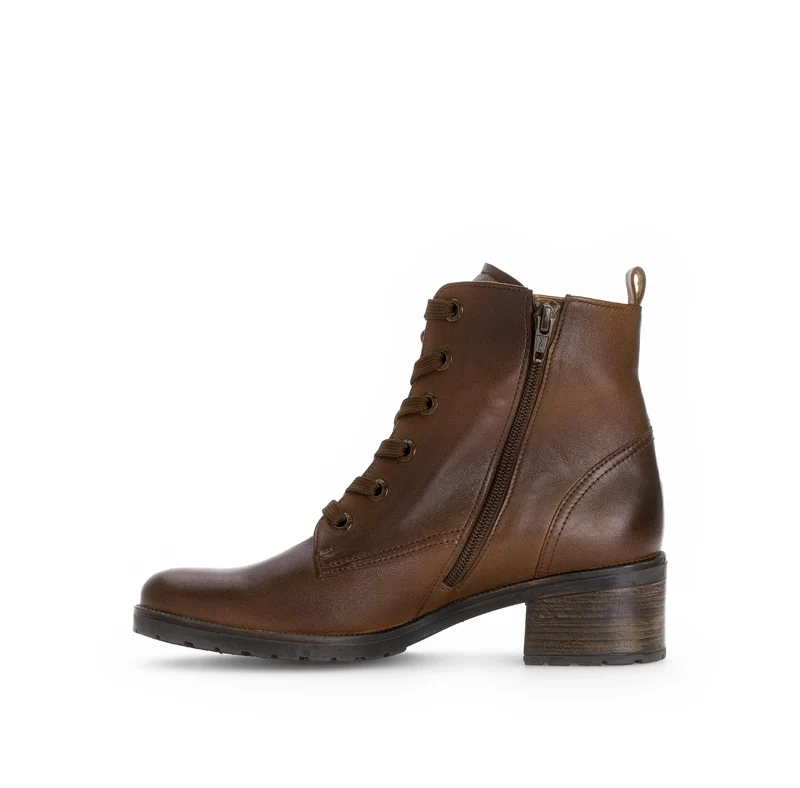 Bottines à lacets sattels en cuir lisse