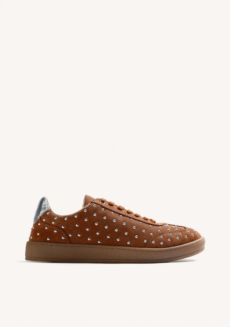 BROWN LEATHER SNEAKERS WITH STUDS