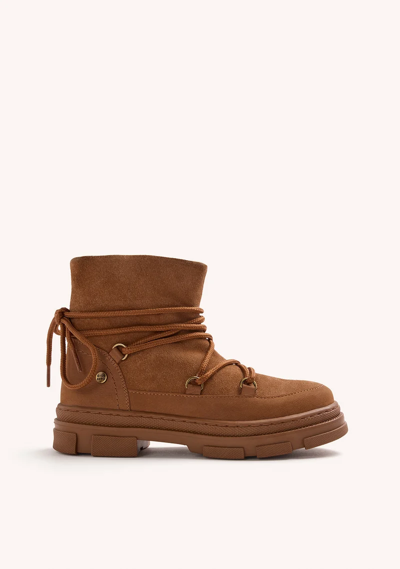 BROWN LEATHER BOOTS