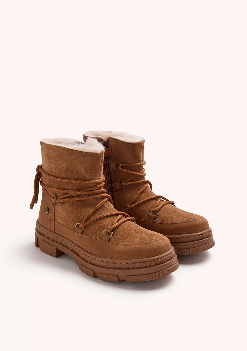 BROWN LEATHER BOOTS