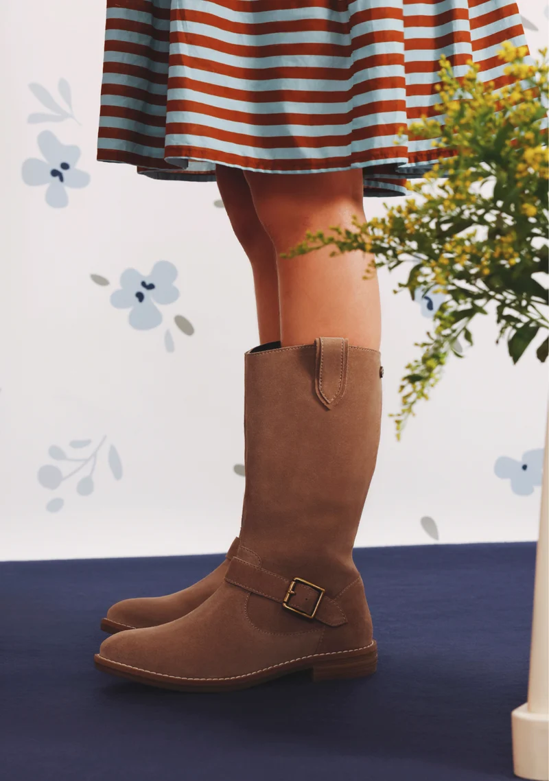 CLASSIC TAUPE LEATHER BOOTS