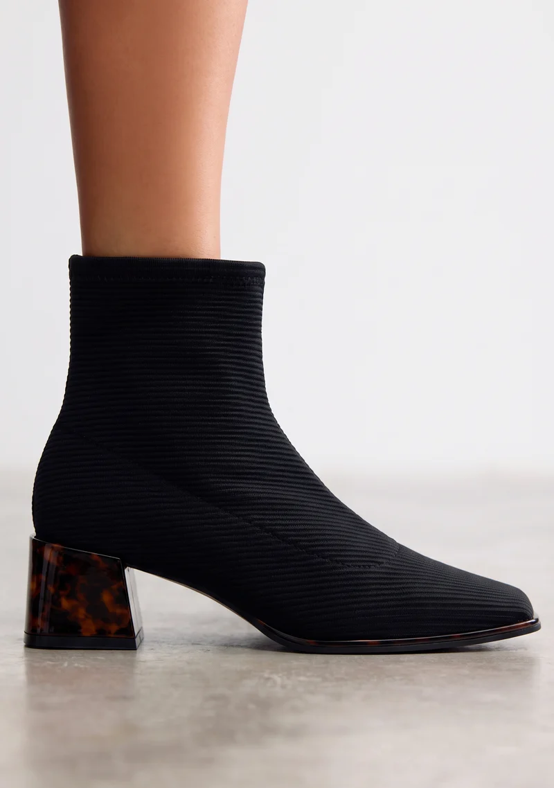 BLACK ELASTIC ANKLE BOOTS