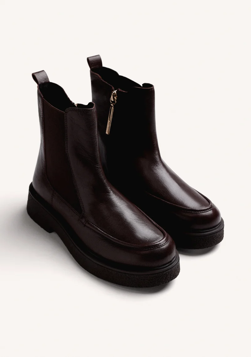 BROWN CHELSEA LEATHER ANKLE BOOTS
