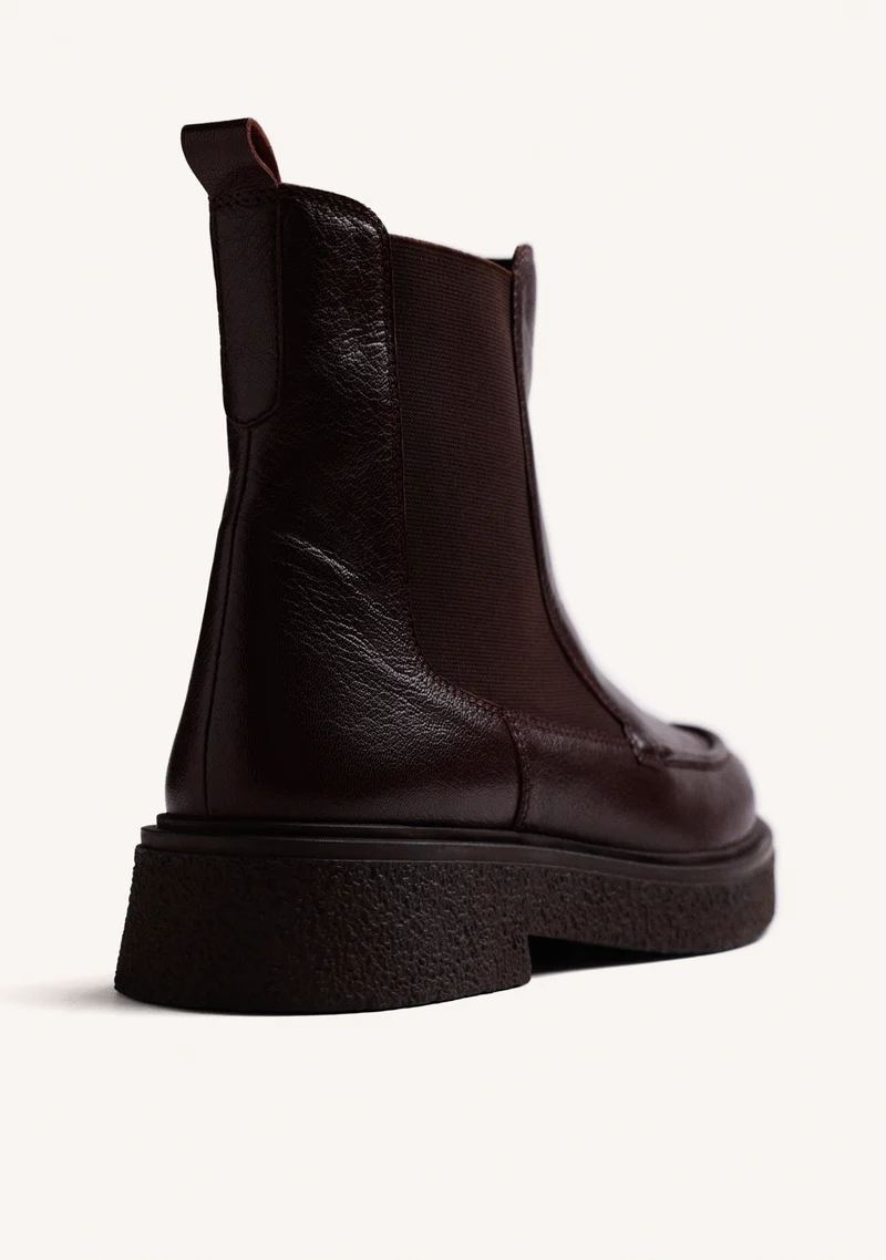 BROWN CHELSEA LEATHER ANKLE BOOTS