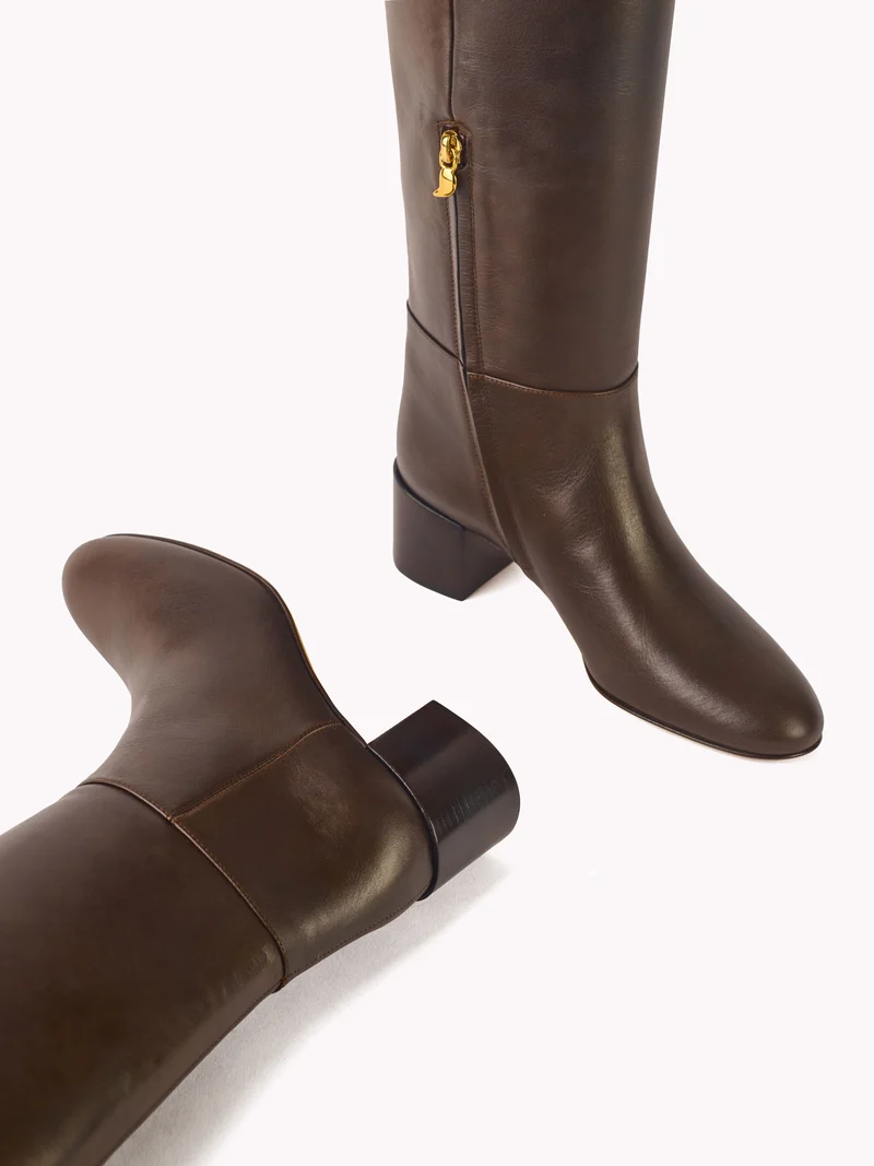Bottes Adry Up en cuir piper marron chocolat et talon moyen