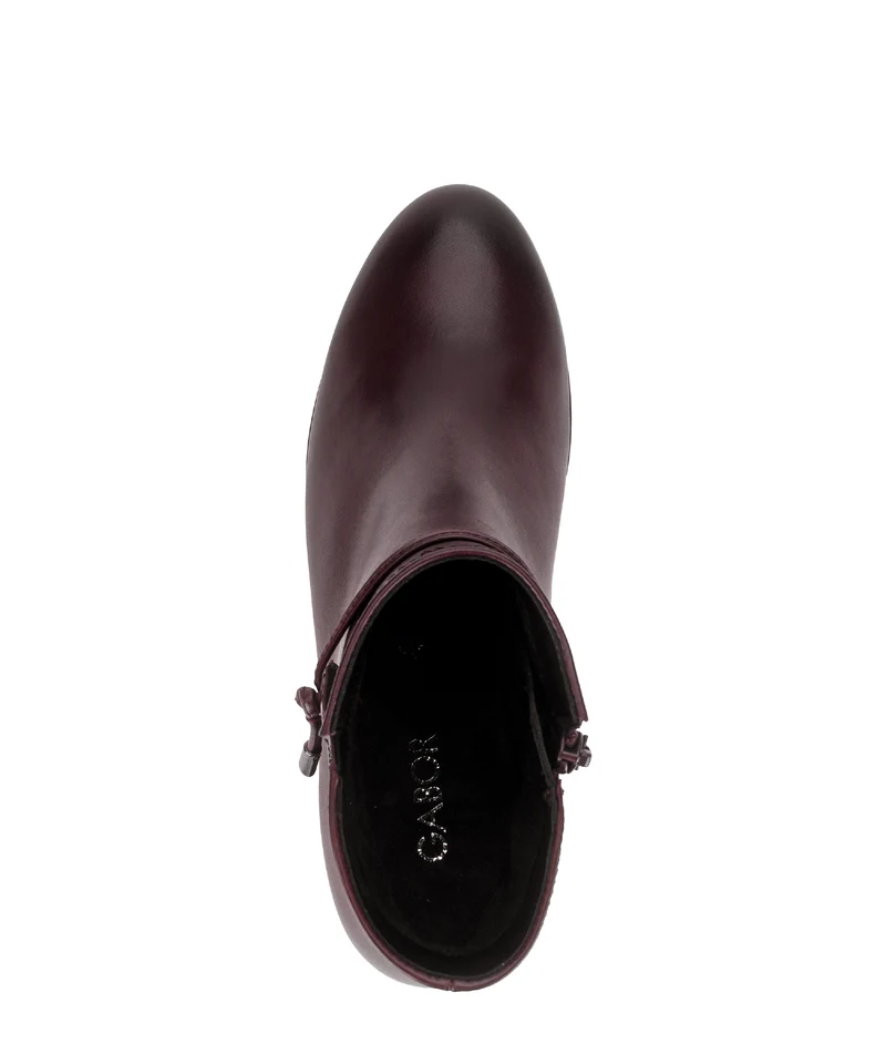Bottines rouges en cuir lisse