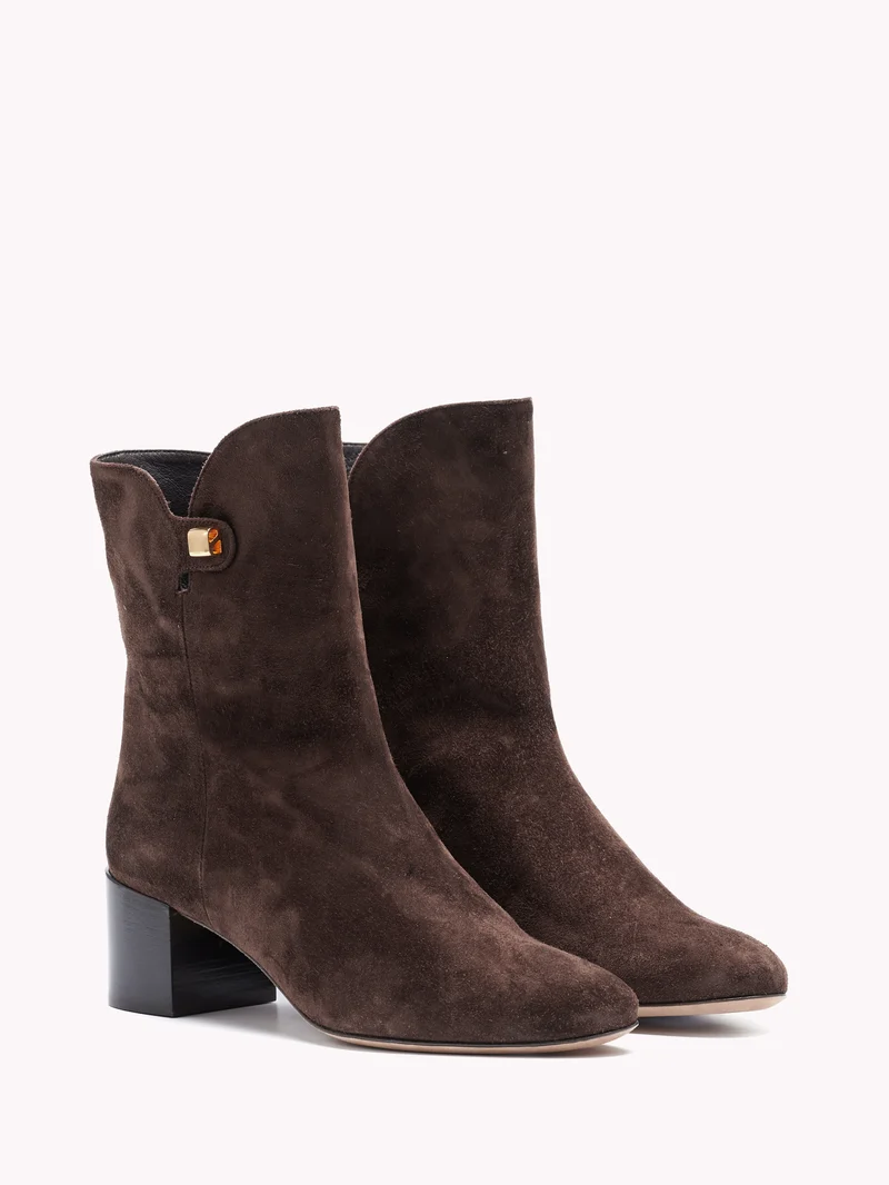 Bottines à talon moyen Gaby en suède marron chocolat