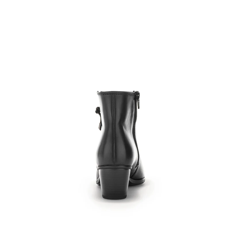 Bottines noires en cuir lisse