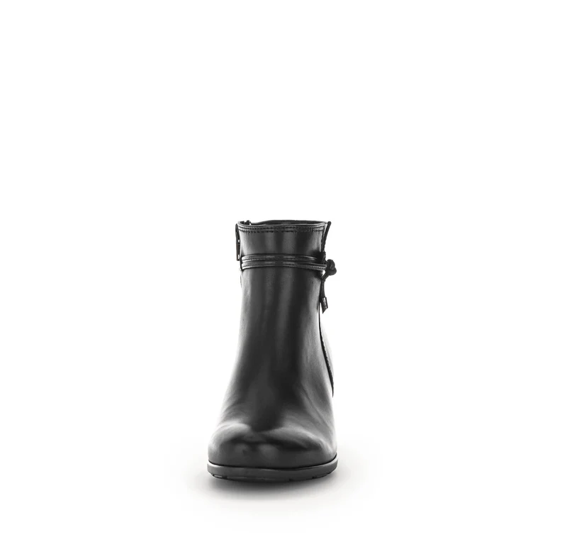 Bottines noires en cuir lisse