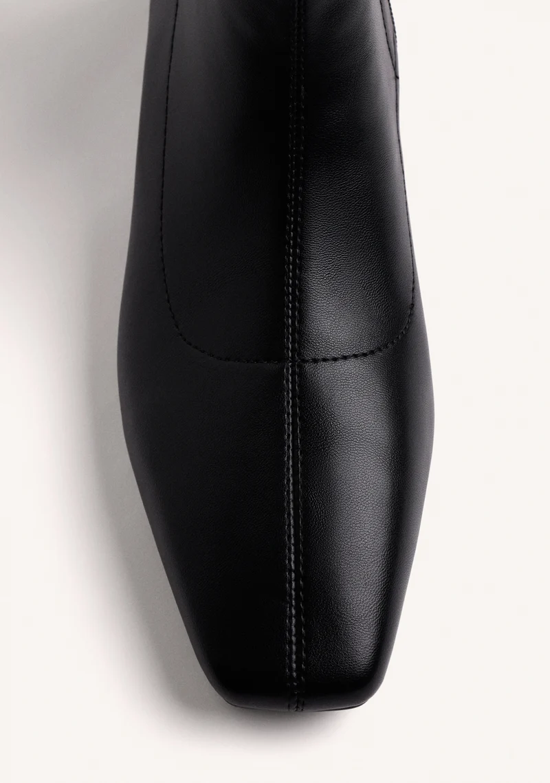 BLACK ELASTIC ANKLE BOOTS