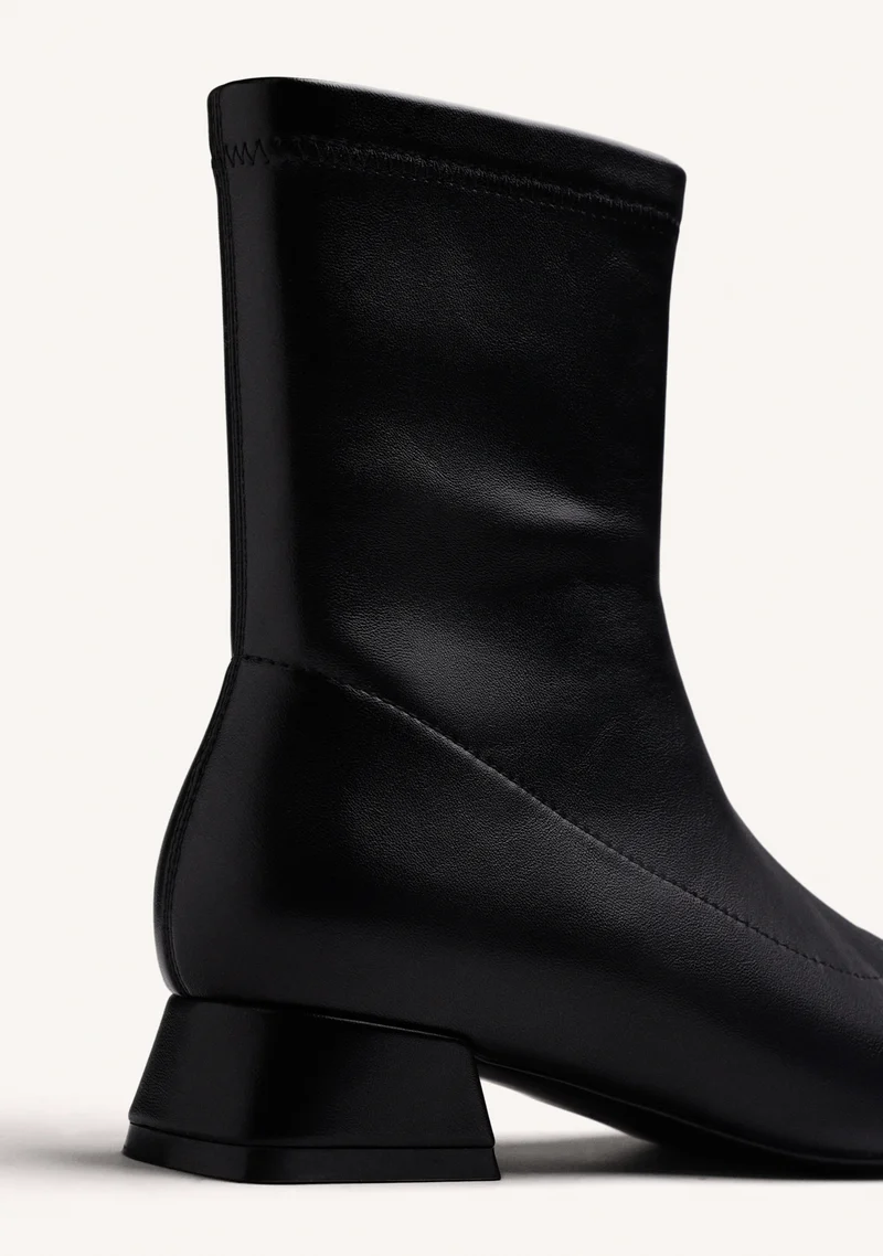 BLACK ELASTIC ANKLE BOOTS