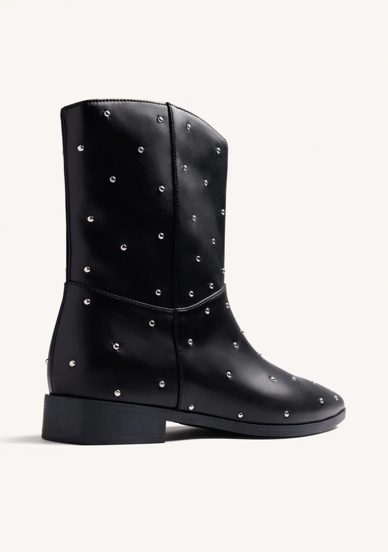 BLACK STUDDED BOOTS