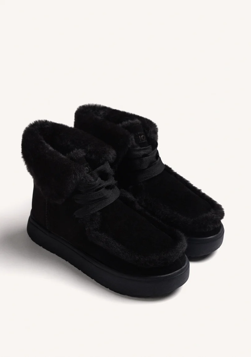 BLACK AUSTRALIAN LEATHER BOOTS