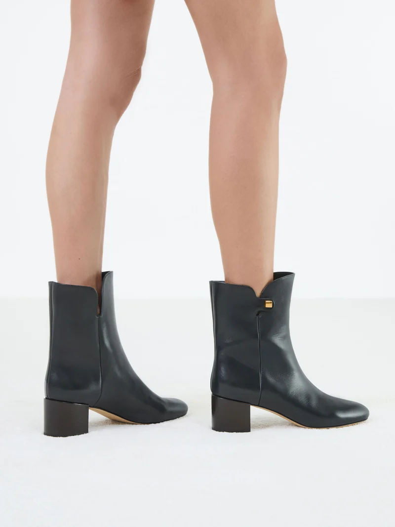 Bottines Gaby en cuir piper noir et talon moyen