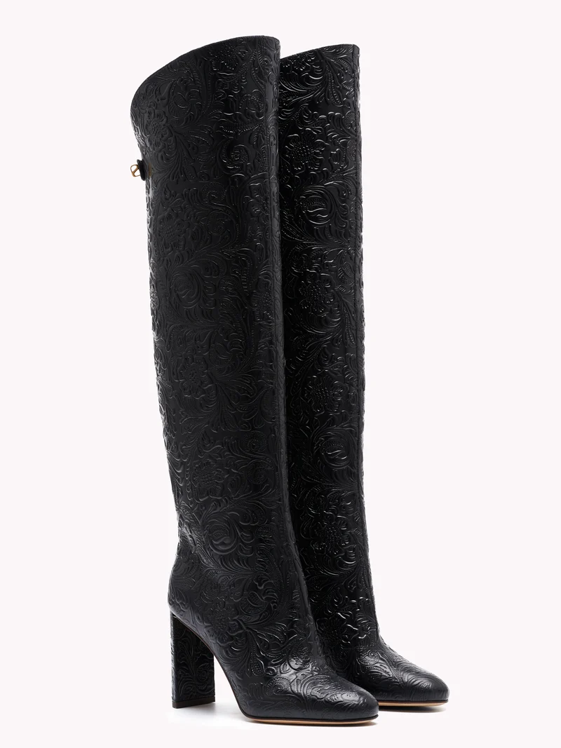 Bottes à talons Adriana Borgia en cuir embossé floral noir