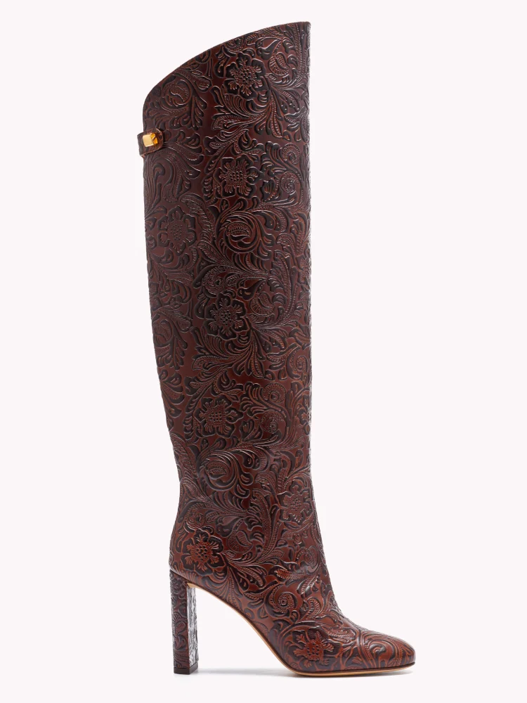 Bottes Adriana Borgia en cuir embossé floral marron pécan et talon haut