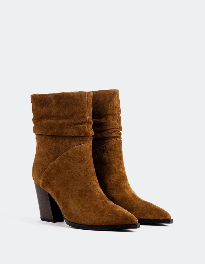 Evania Tan Suede