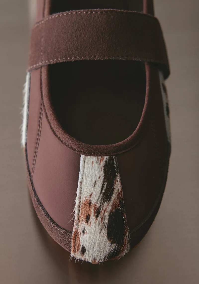 SPORTY LEATHER BALLET FLATS WITH ANIMAL PRINT