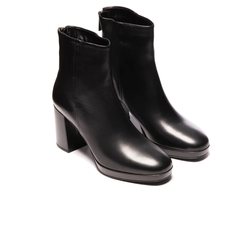 Stassi Black Leather