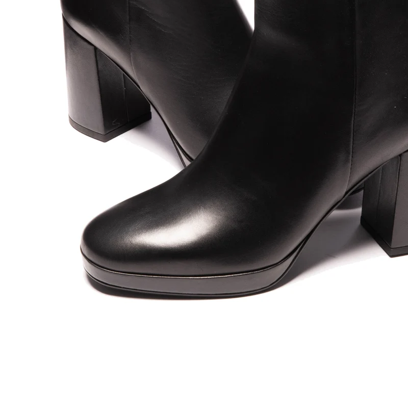 Stassi Black Leather