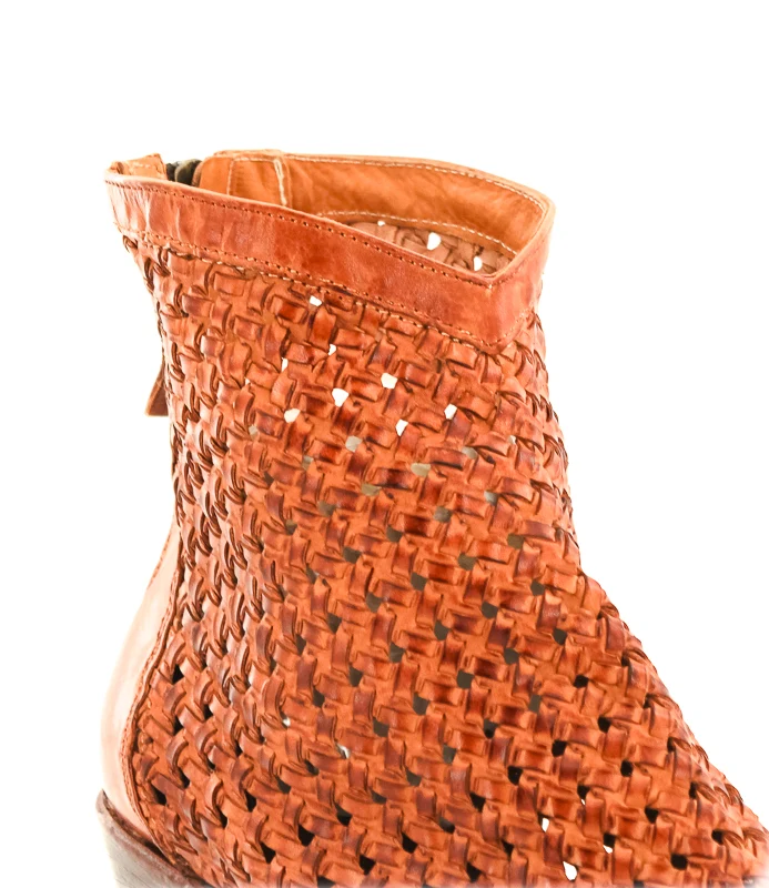 BOOTS 261W