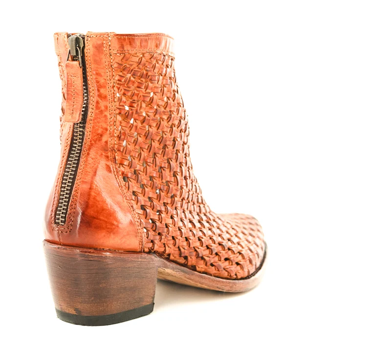 BOOTS 261W