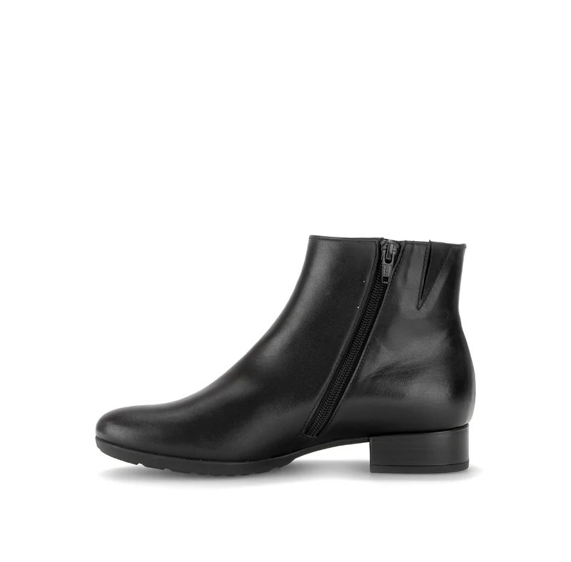 Bottines noires en cuir lisse