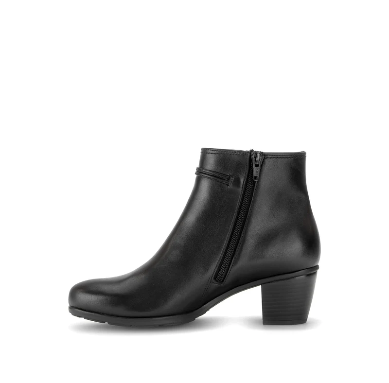 Bottines noires en cuir lisse