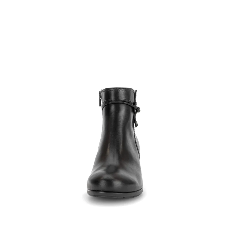 Bottines noires en cuir lisse