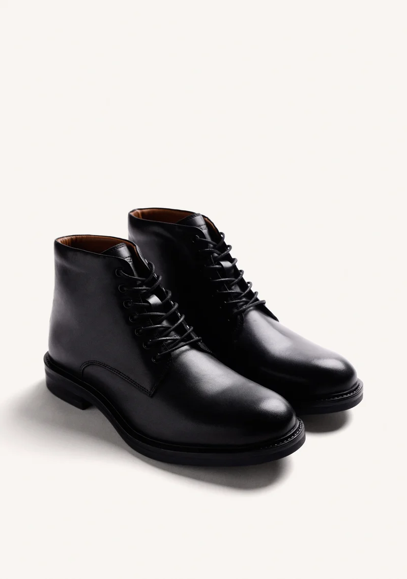 BLACK LEATHER ANKLE BOOTS