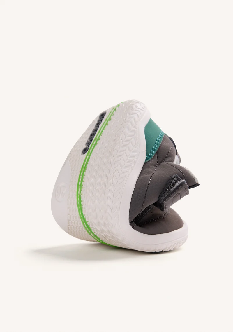 GREY BAREFOOT SNEAKERS