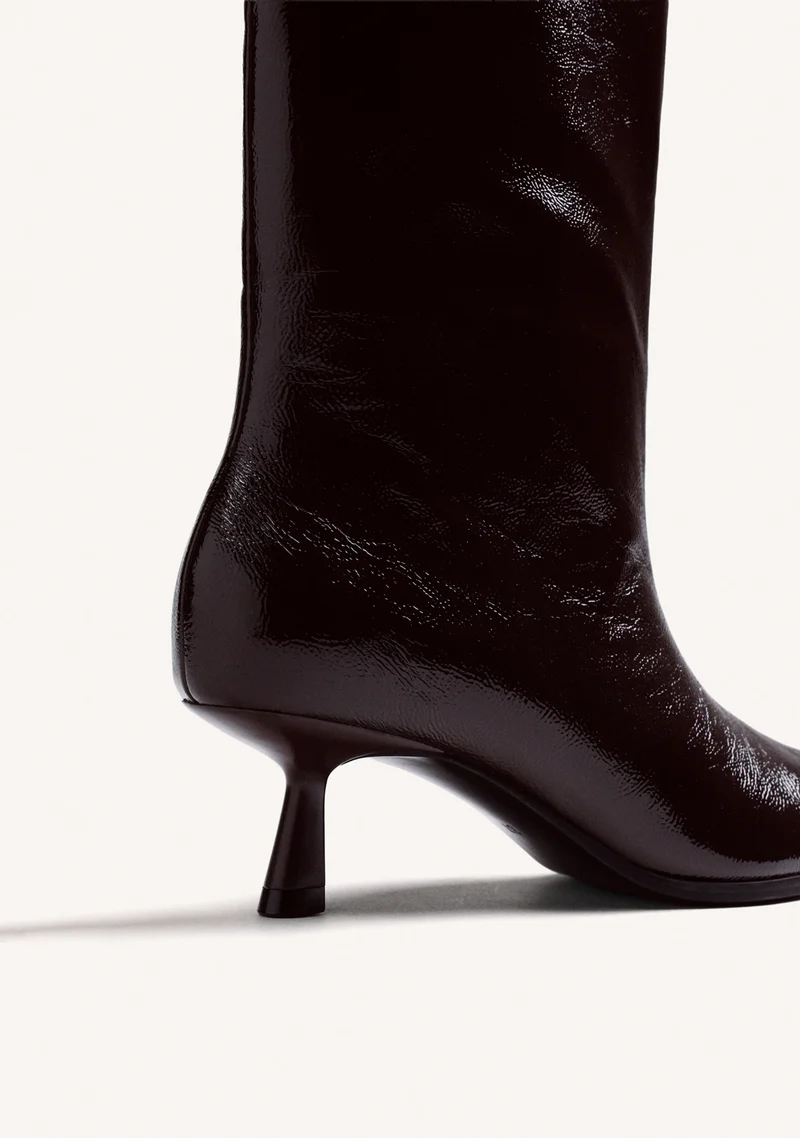 BURGUNDY HIGH KITTEN BOOTS