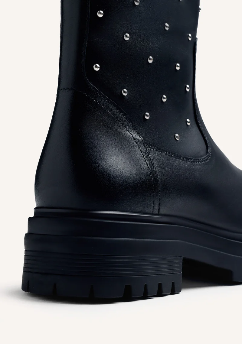 BLACK LEATHER ANKLE BOOTS WITH STUDS
