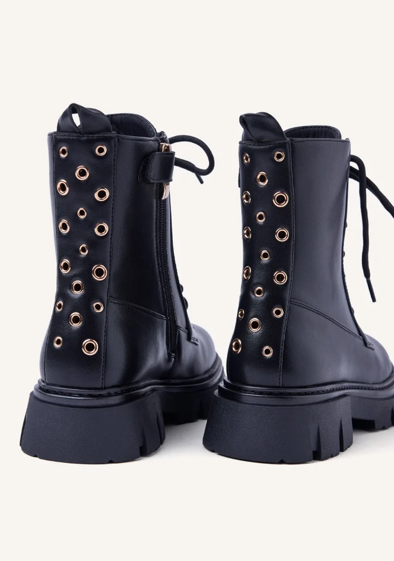 EYELET BOOTS IHLEN