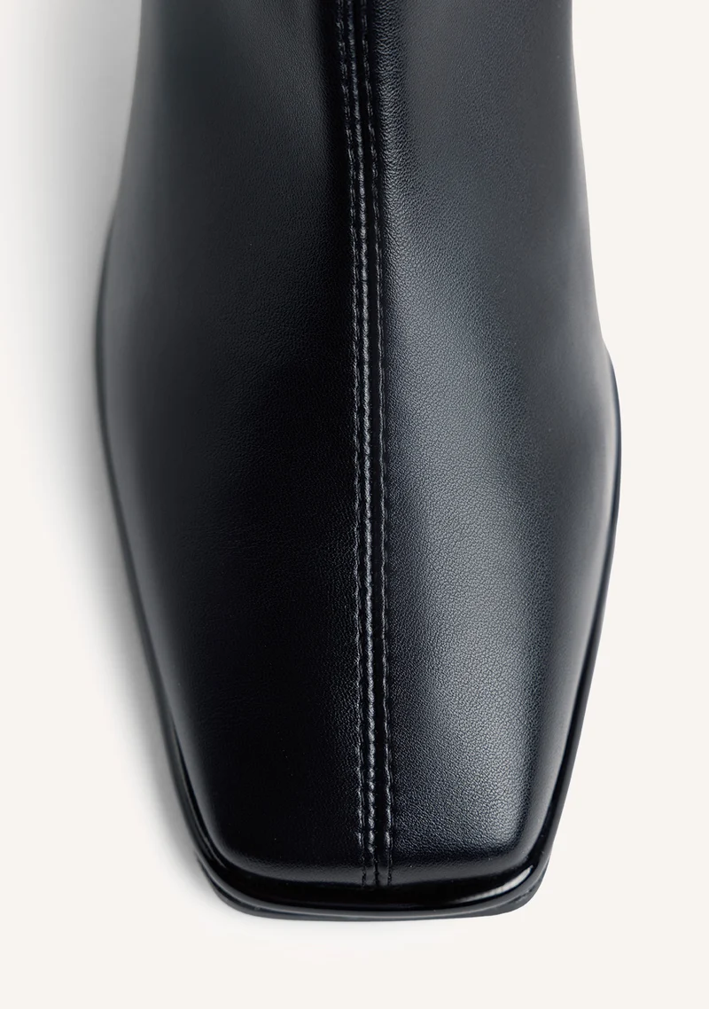 BLACK ELASTIC ANKLE BOOTS