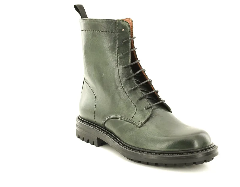 BOOTS D520
