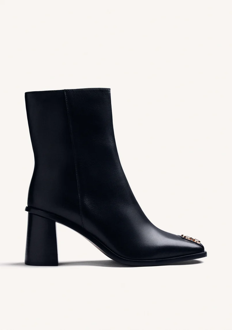 BLACK LEATHER ANKLE BOOTS WITH STUDS