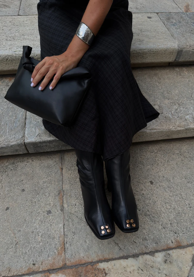 BLACK LEATHER ANKLE BOOTS WITH STUDS
