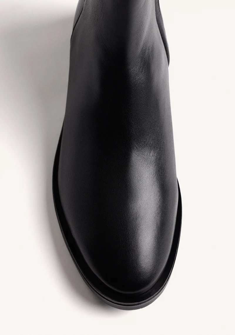 BLACK LEATHER ANKLE BOOTS WITH STUDS