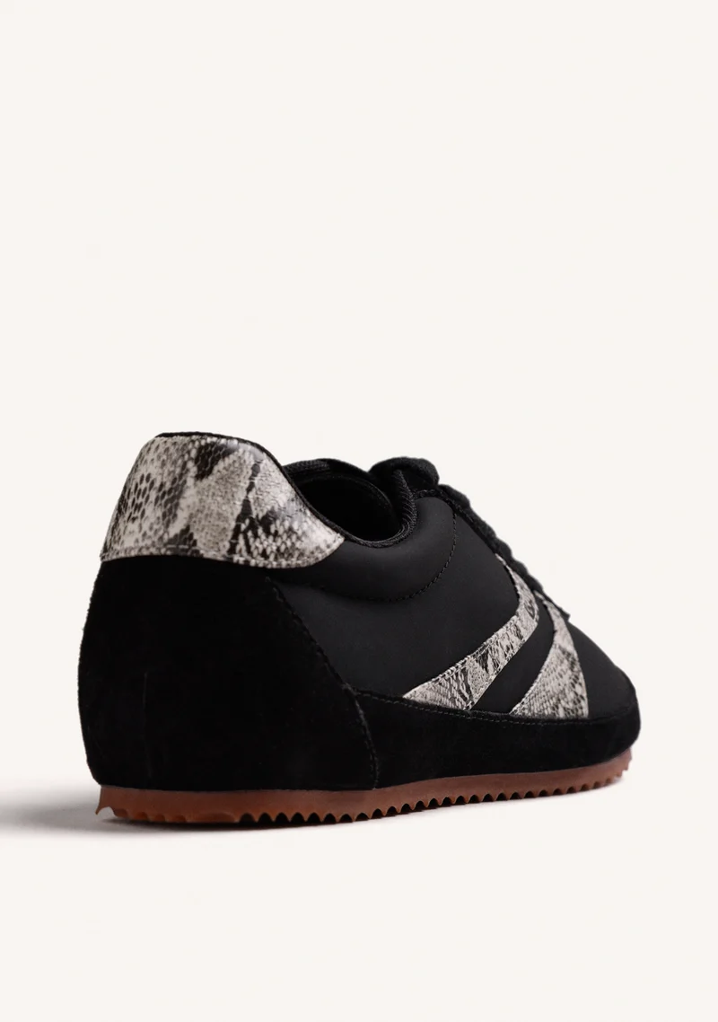BLACK LEATHER SNEAKERS