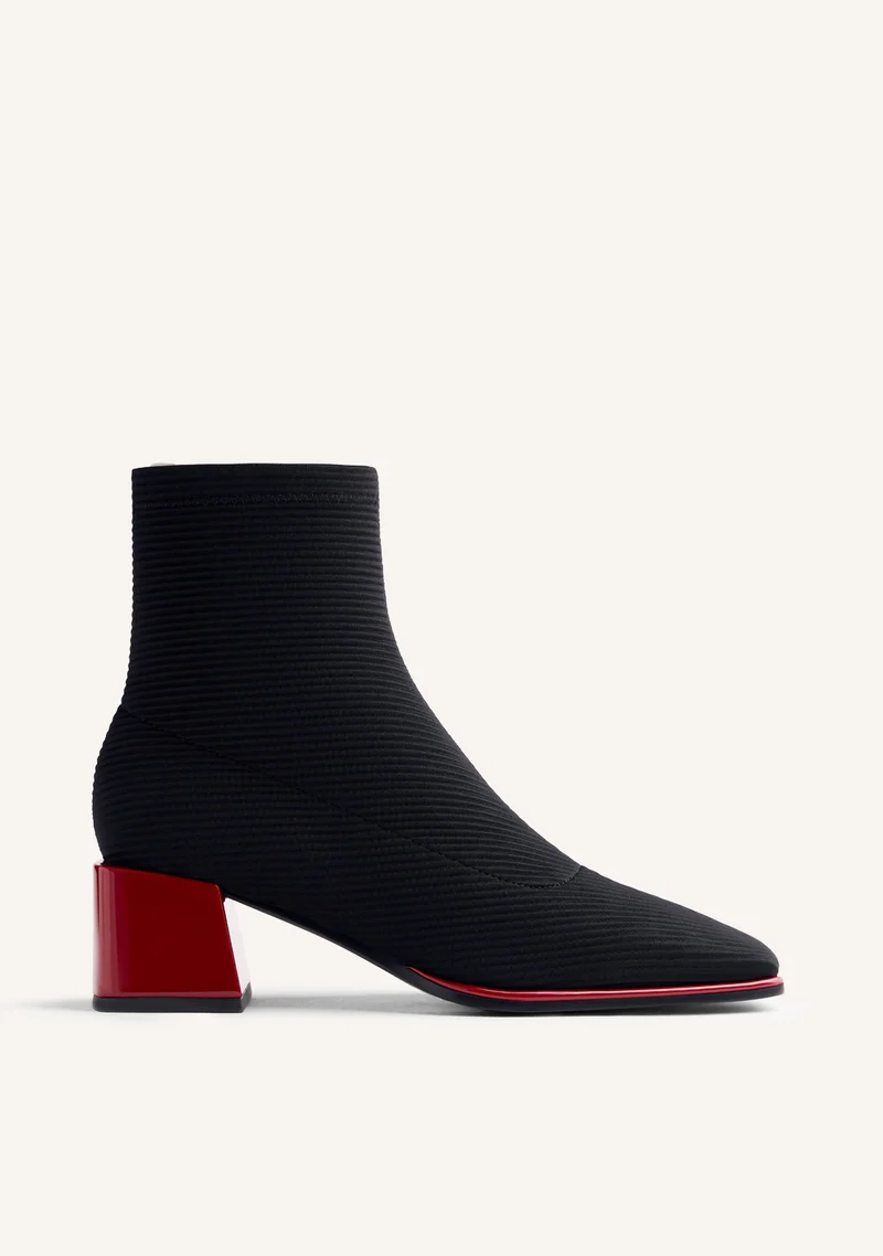 BLACK ELASTIC ANKLE BOOTS
