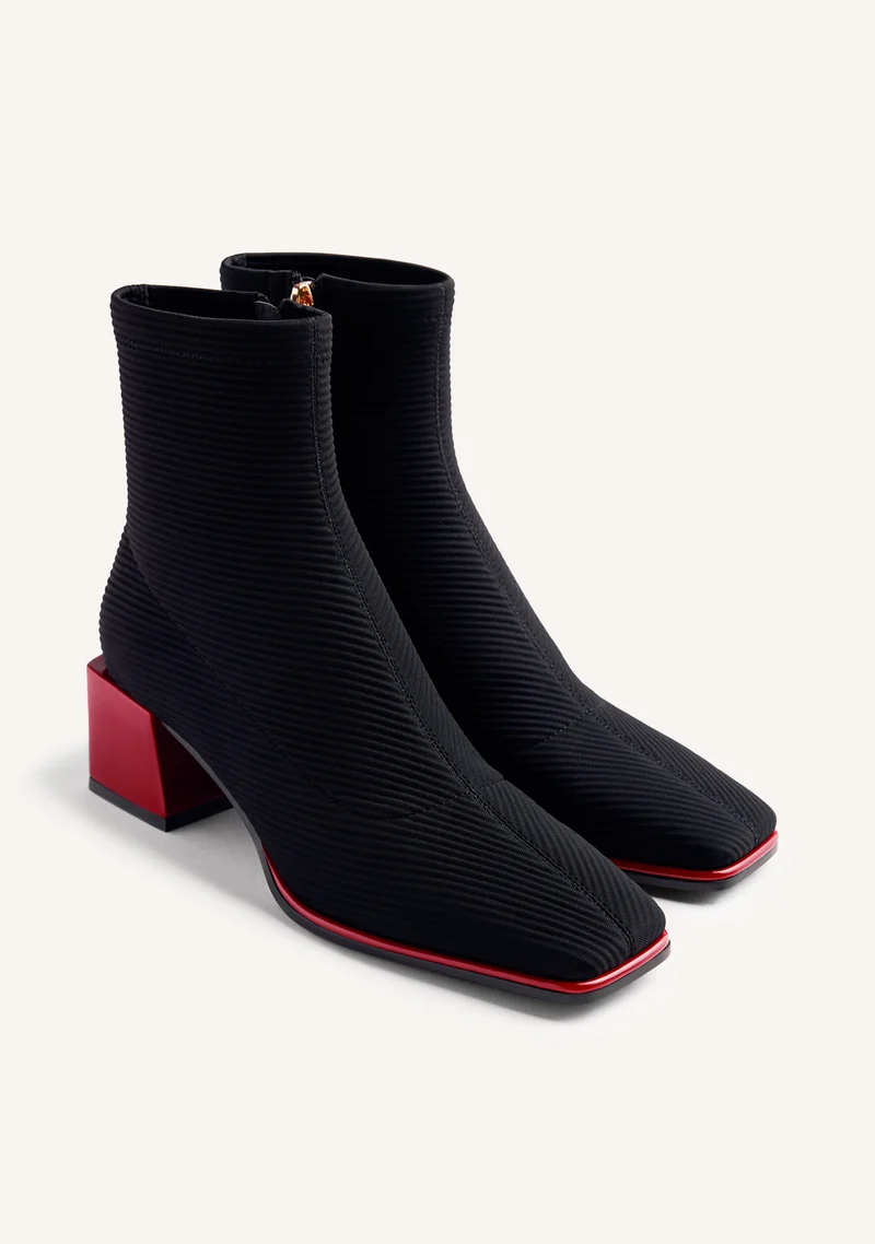 BLACK ELASTIC ANKLE BOOTS