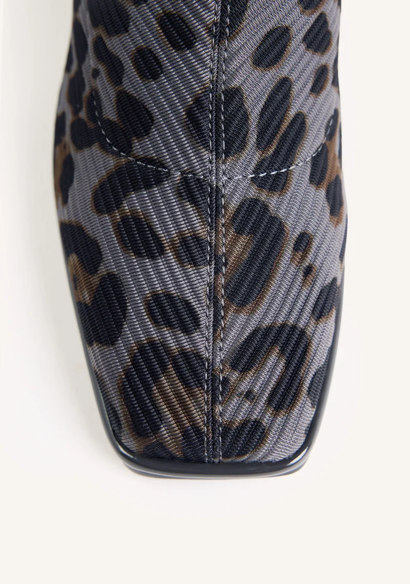 ELASTIC ANIMAL PRINT ANKLE BOOTS
