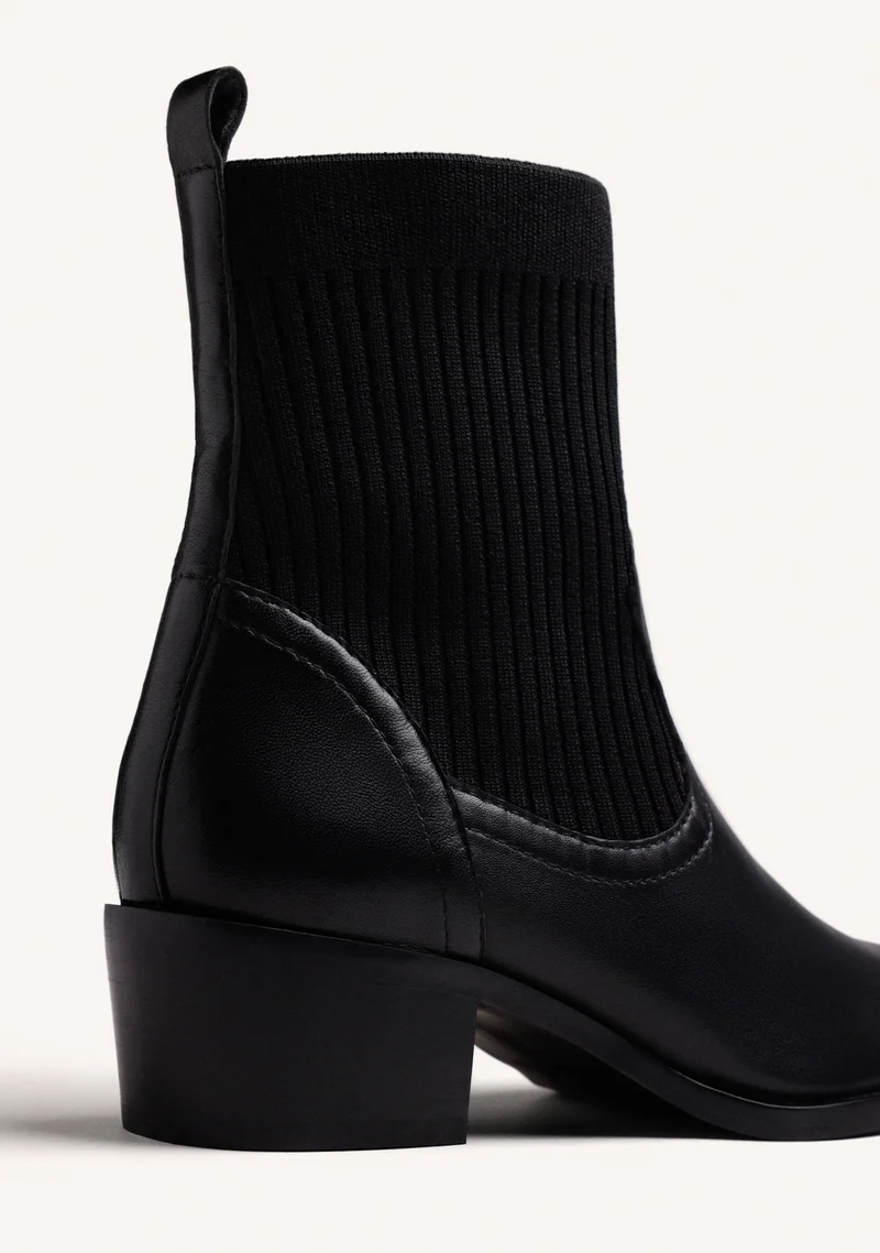 BLACK ELASTIC COWBOY LEATHER ANKLE BOOTS