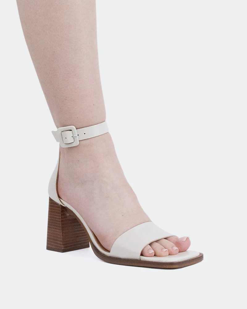 Vertigo, Off White Leather/Cuir Blanc Cassé