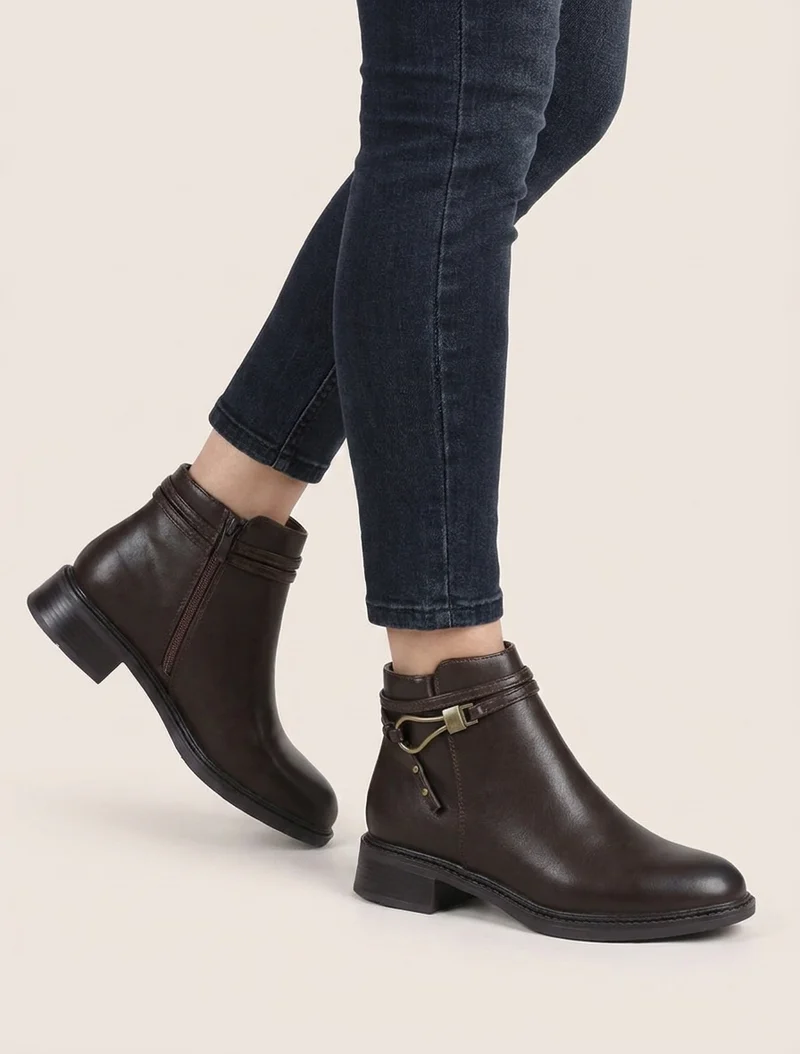 Bottines plates à boucle fantaisie - Marron