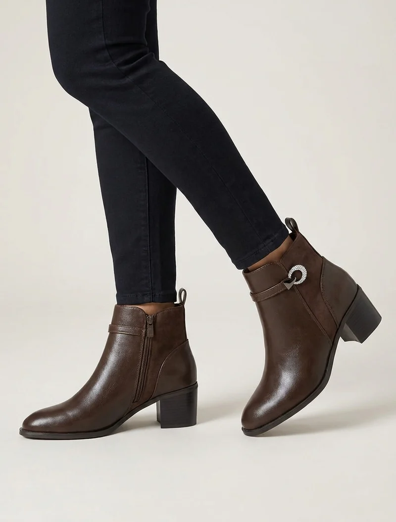 Bottines bimatière à boucle strassée - Marron
