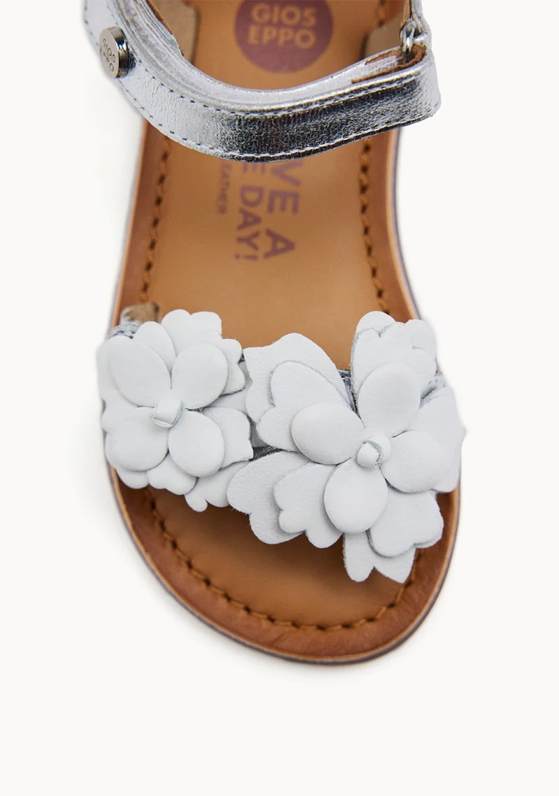 SILVER LEATHER SANDALS WITH FLOWER EMBELLISHMENT FOR GIRL AND BOY SHEGAN