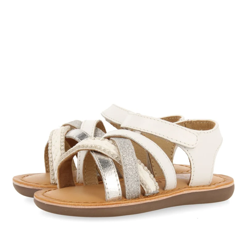 WHITE LEATHER SANDALS WITH EMBROIDERY IN RAFFIA, GLITTER AND METALLIC ACCENTS FOR BABY ILOK